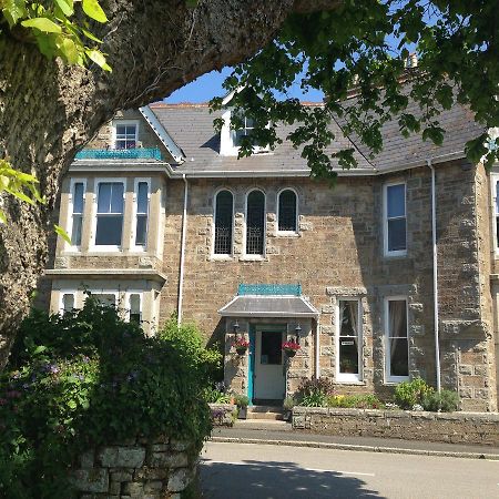 Treventon Guest House B&B เพนแซนซ์ ภายนอก รูปภาพ