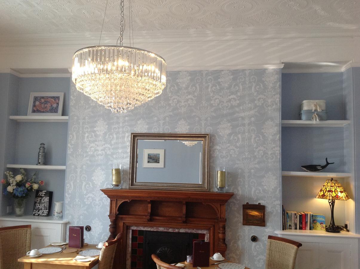 Treventon Guest House B&B เพนแซนซ์ ภายนอก รูปภาพ