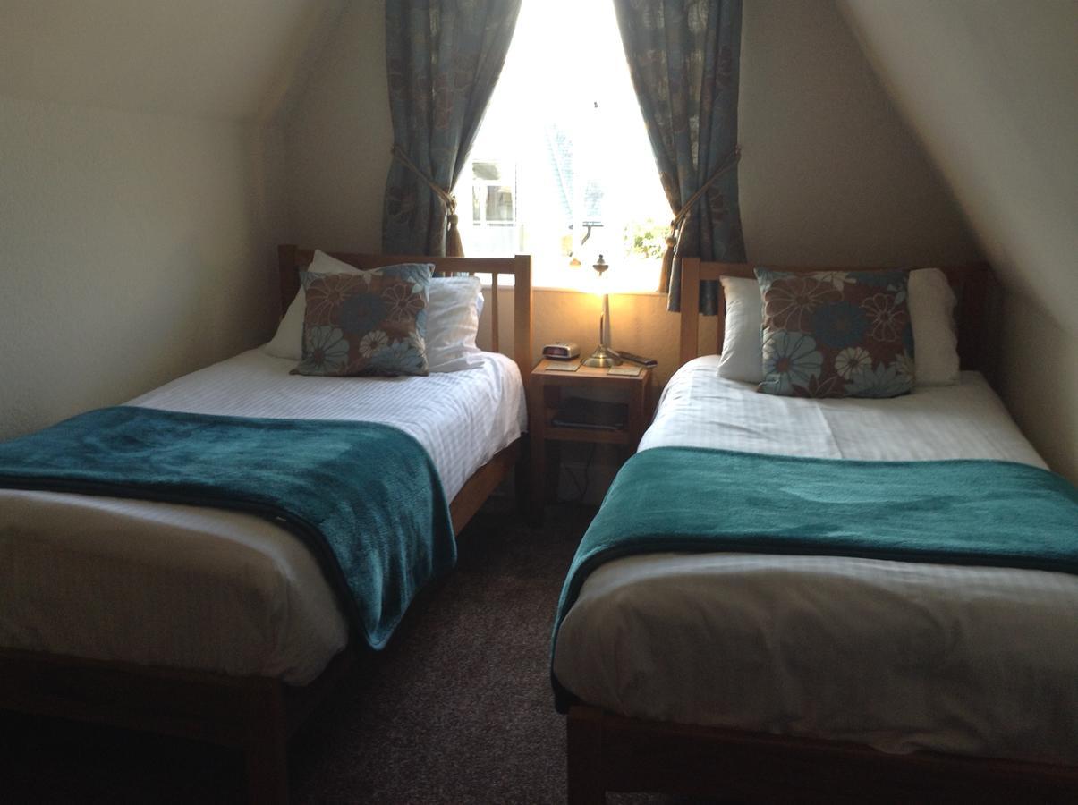 Treventon Guest House B&B เพนแซนซ์ ภายนอก รูปภาพ