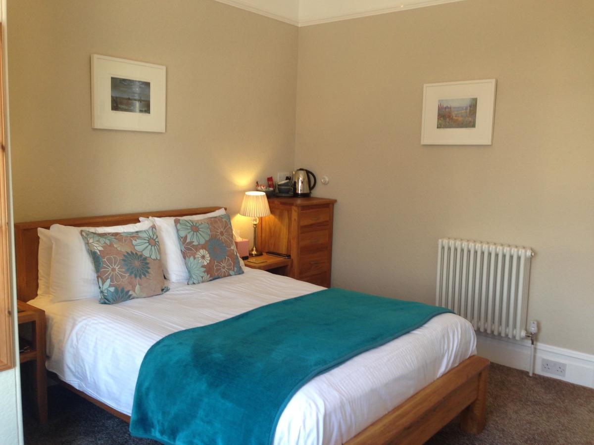 Treventon Guest House B&B เพนแซนซ์ ภายนอก รูปภาพ